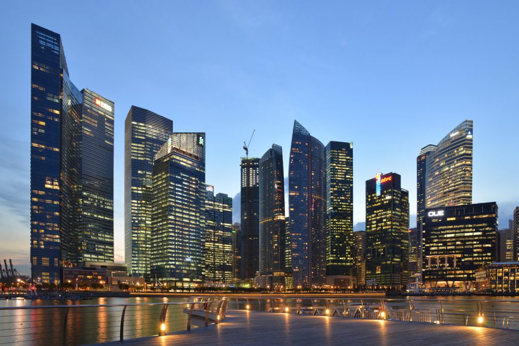 Central_Business_District_skyline_viewed_from_the_Lower_Boardwalk_of_Marina_Bay,_Singapore_-_20121022-01