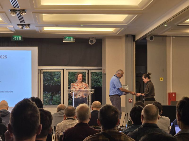 Keypasco 於巴黎 FIDO Alliance 活動領取 Outstanding Contributor Award